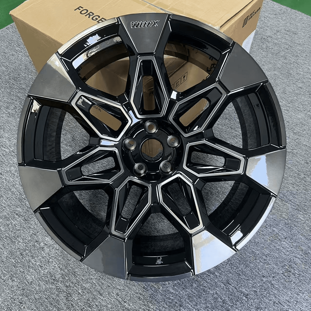 CO8085-FORGED alloy wheel