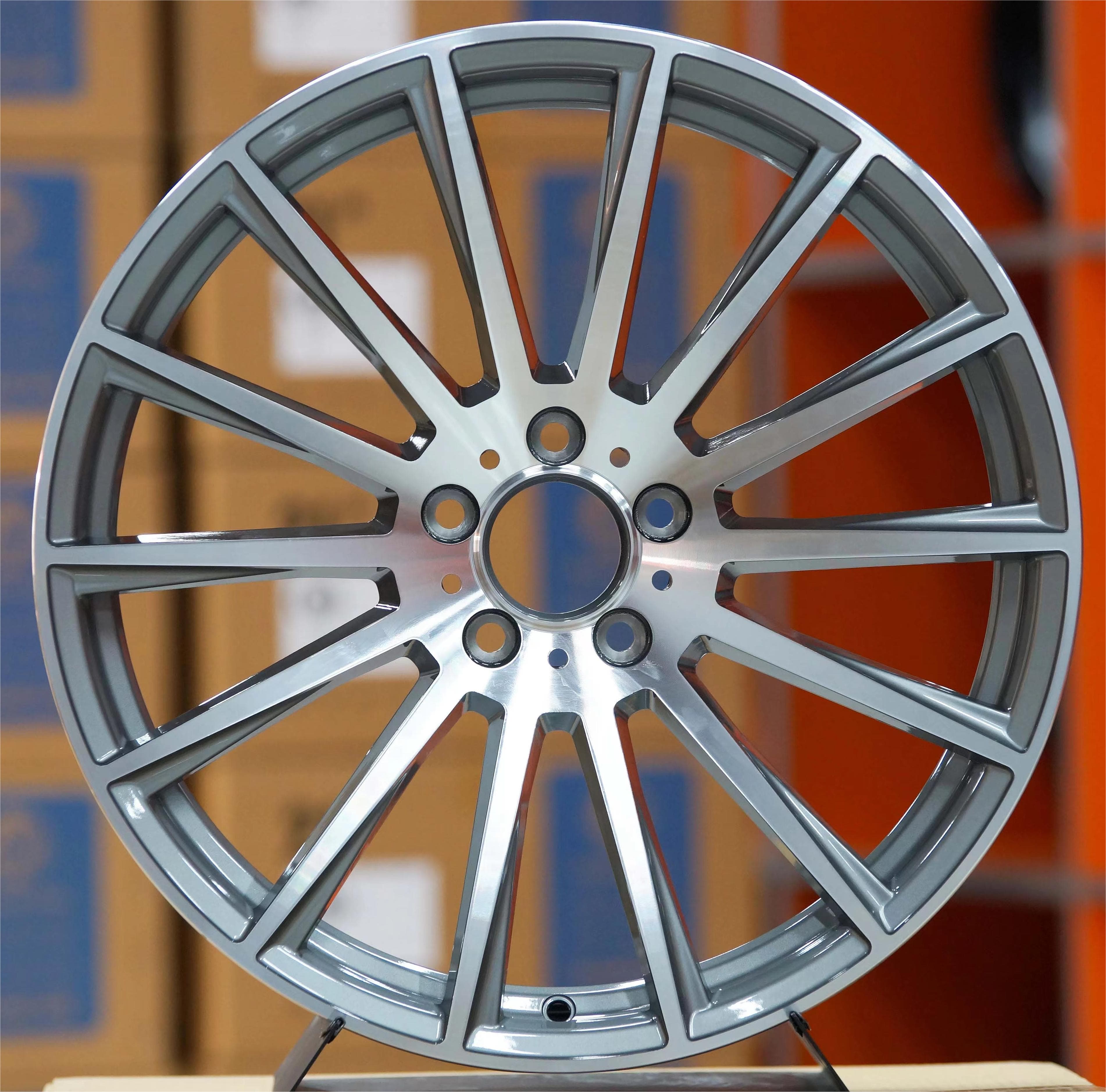 X12-FLOW-FORMED alloy wheel