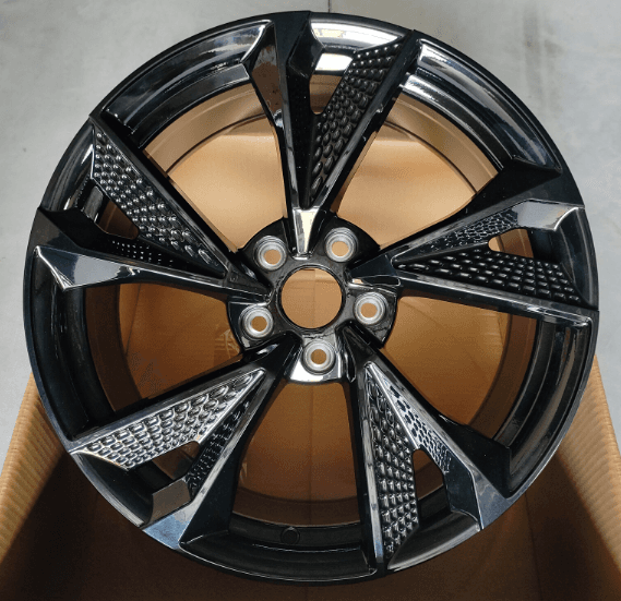 X03A-FLOW-FORMED alloy wheel