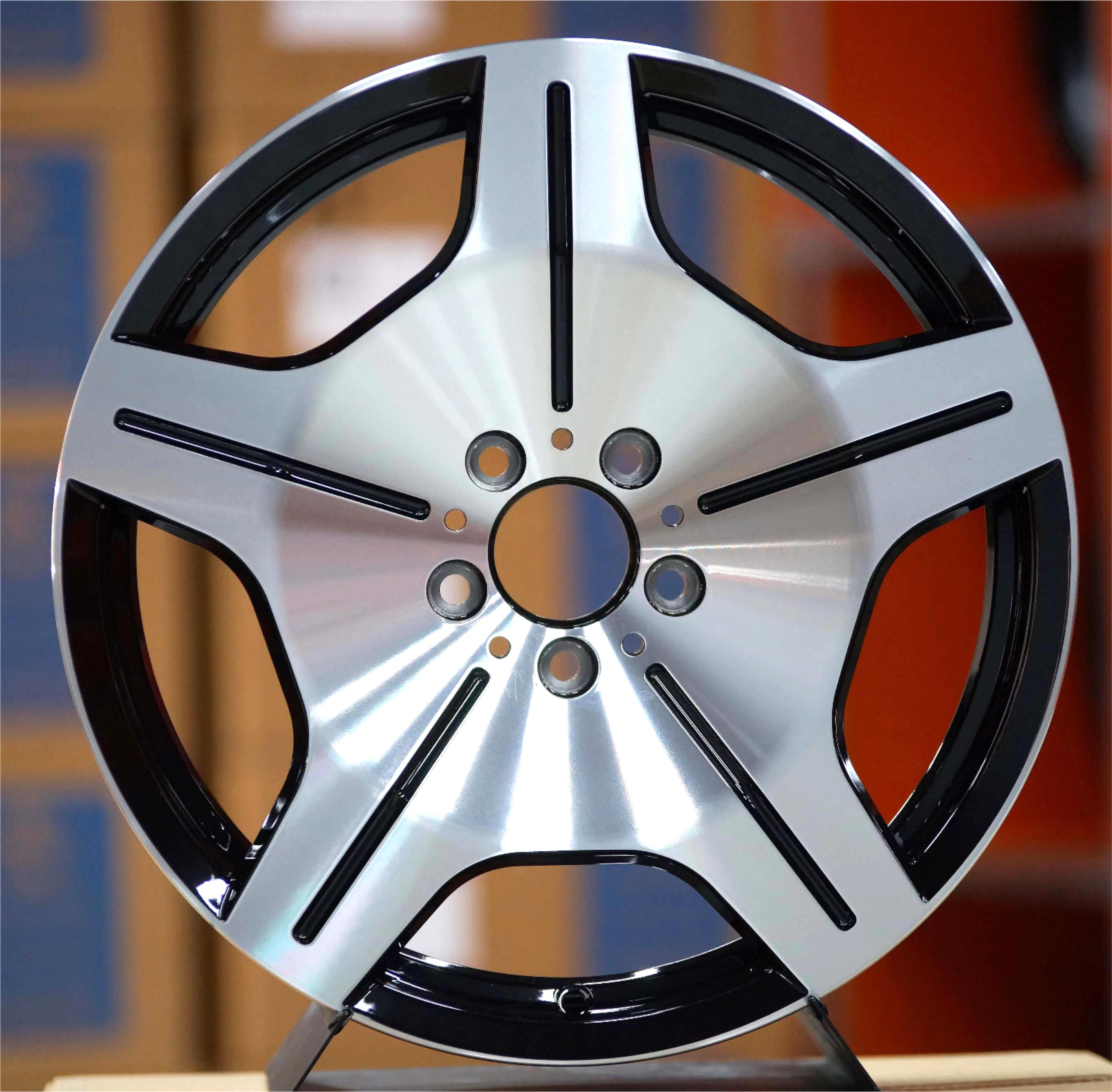 X06-FLOW-FORMED alloy wheel