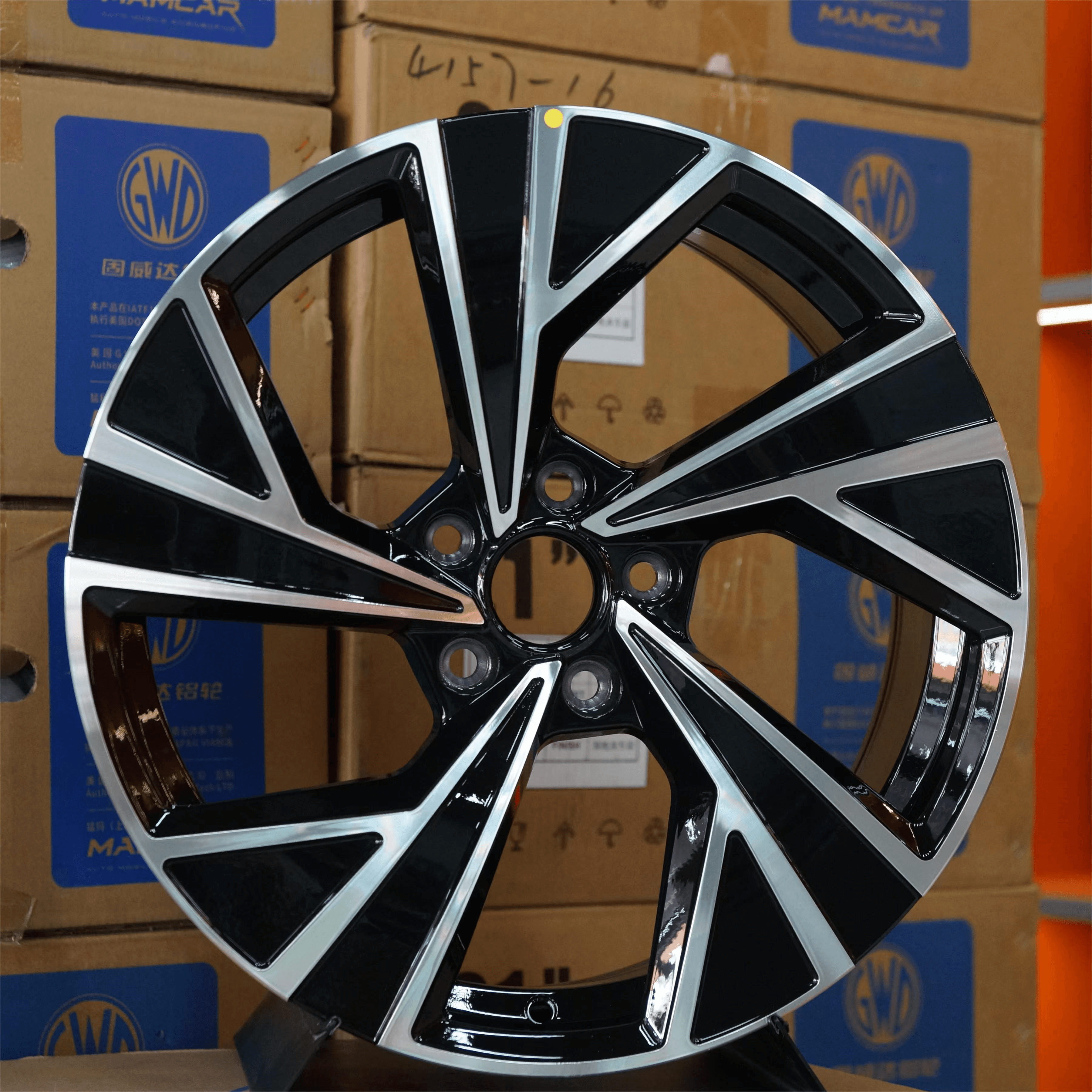 X10-FLOW-FORMED alloy wheel