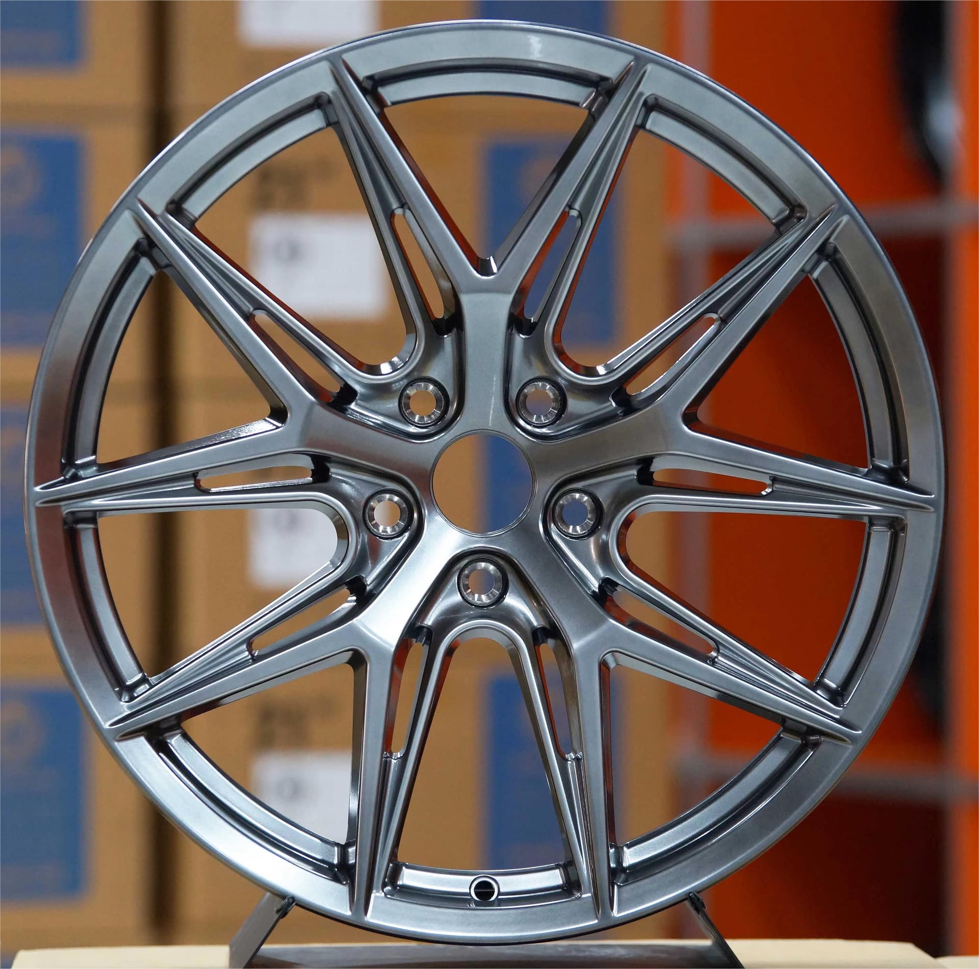 X18-FLOW-FORMED alloy wheel